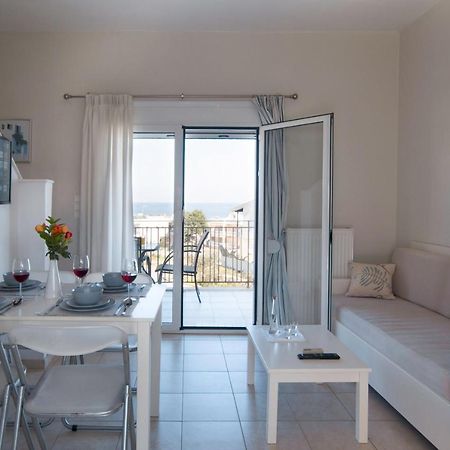 Like Home Agia Marina Exterior foto
